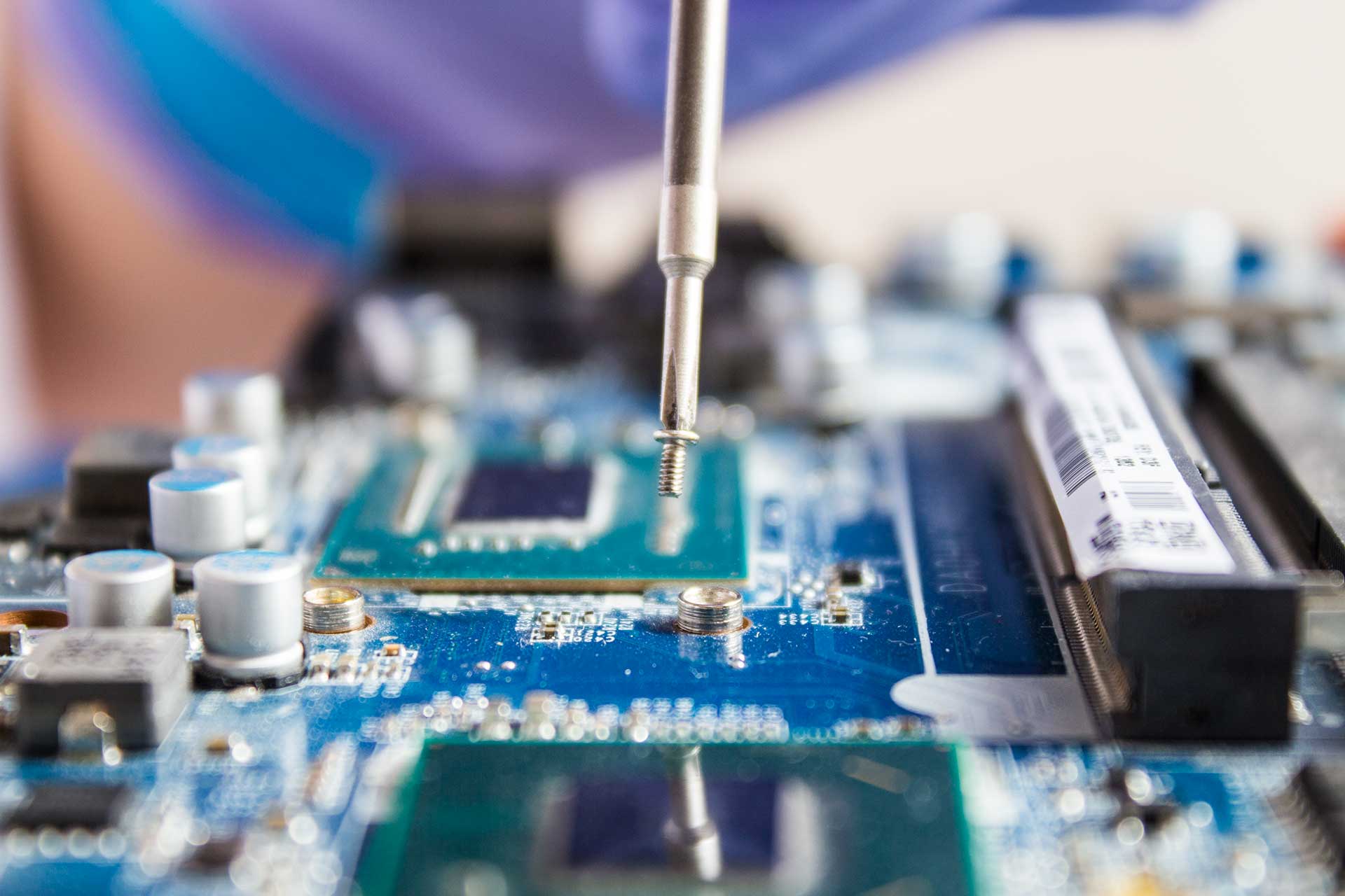 MNM Computers repair shop interior